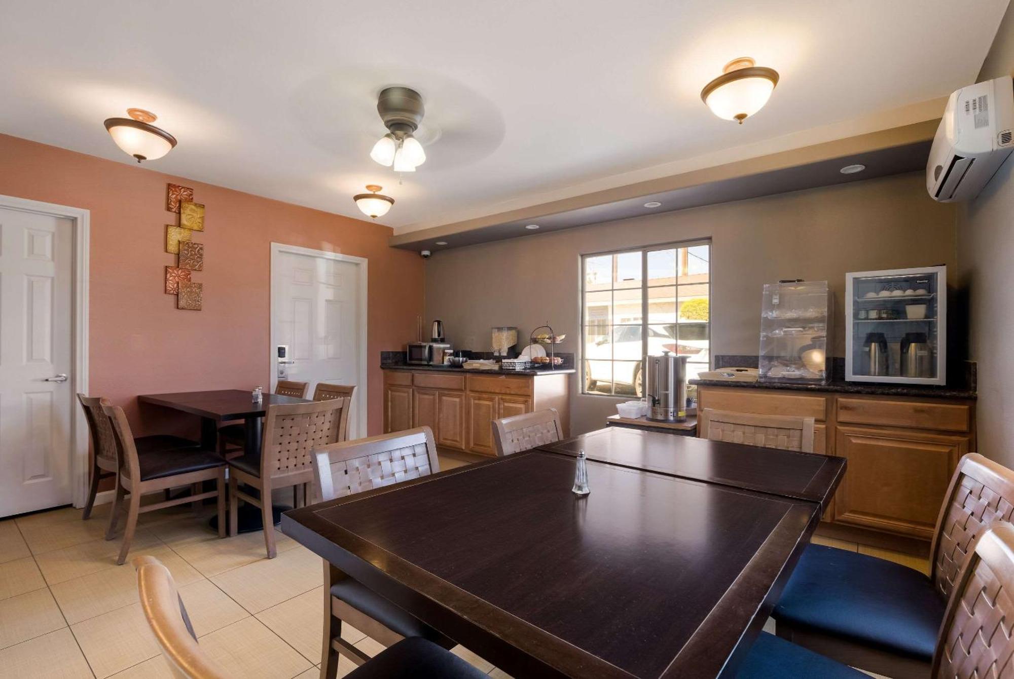 אינדיאו Rodeway Inn Near Coachella מראה חיצוני תמונה