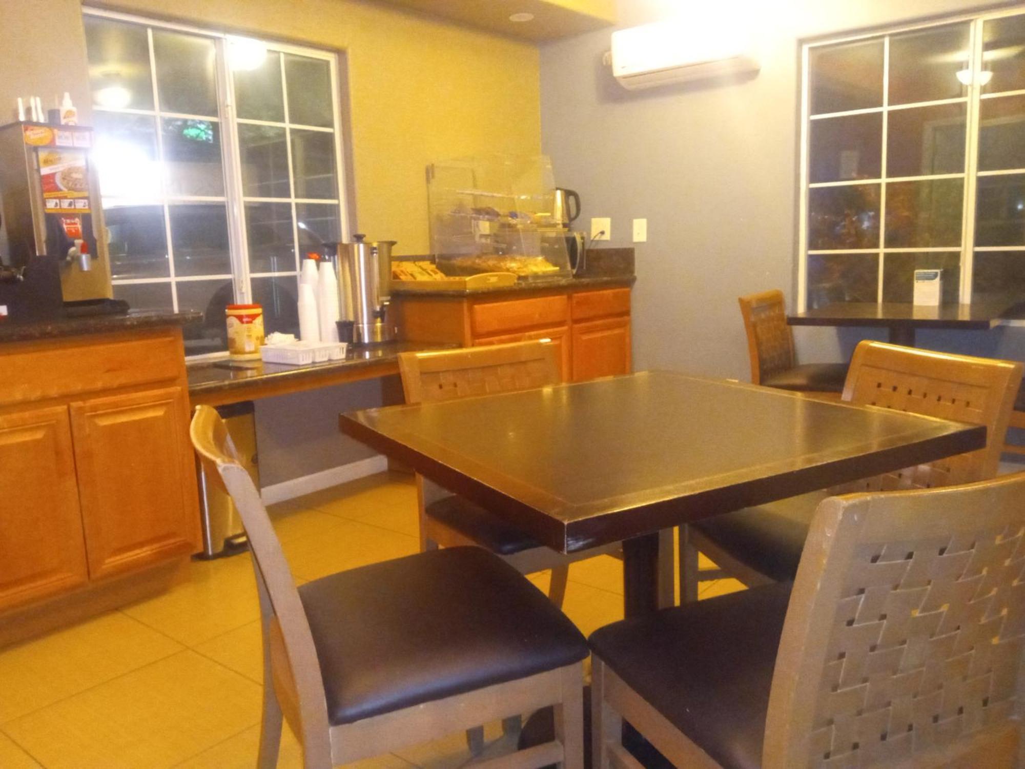 אינדיאו Rodeway Inn Near Coachella מראה חיצוני תמונה